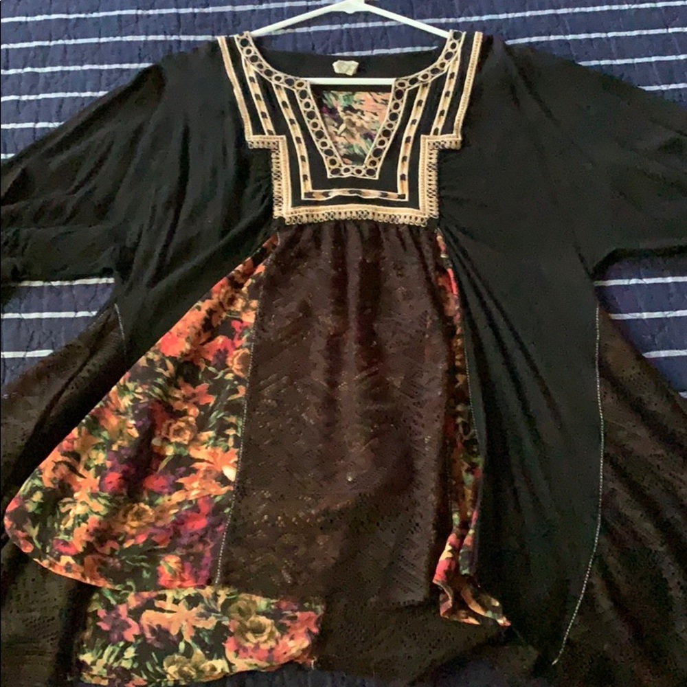 Gimmicks floral tunic